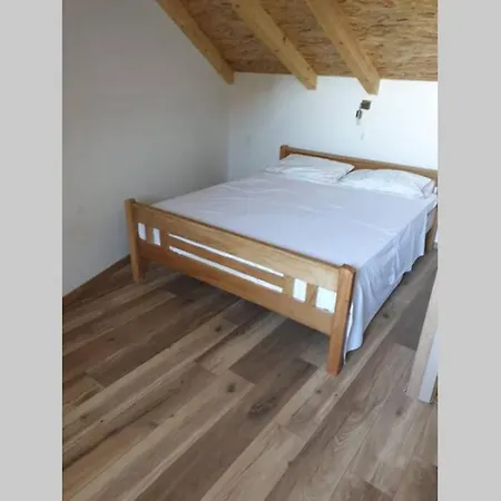 Дом отдыха Secluded In An Orchard, Island Pasman Mrljane