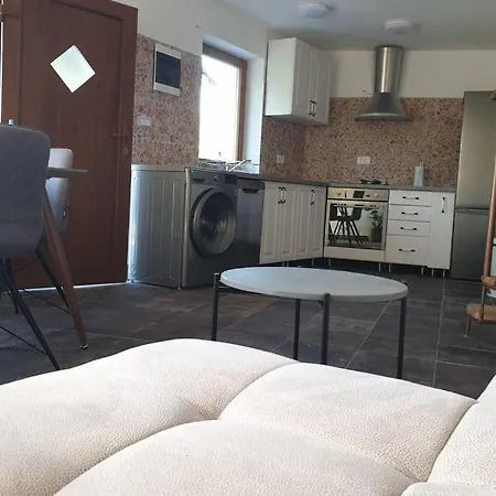 Дом отдыха Secluded In An Orchard, Island Pasman