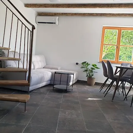 Дом отдыха Secluded In An Orchard, Island Pasman Mrljane