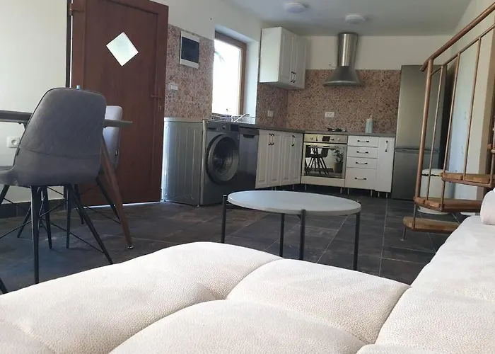 Дом отдыха Secluded In An Orchard, Island Pasman