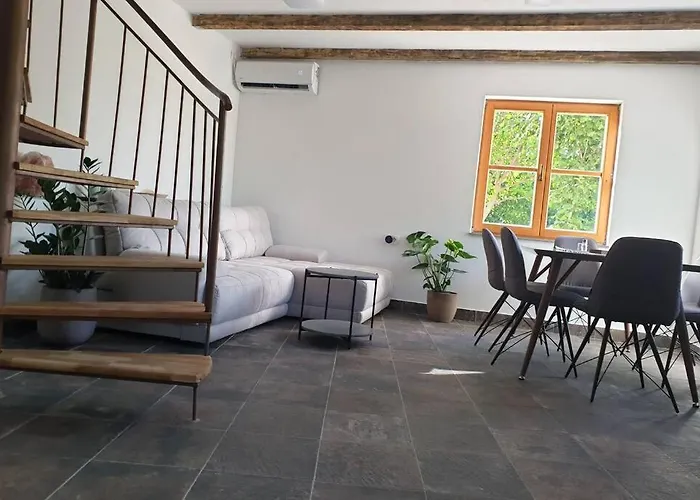 Дом отдыха Secluded In An Orchard, Island Pasman Mrljane